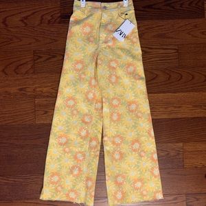 Zara marine straight jean, sunflower print. Size 2